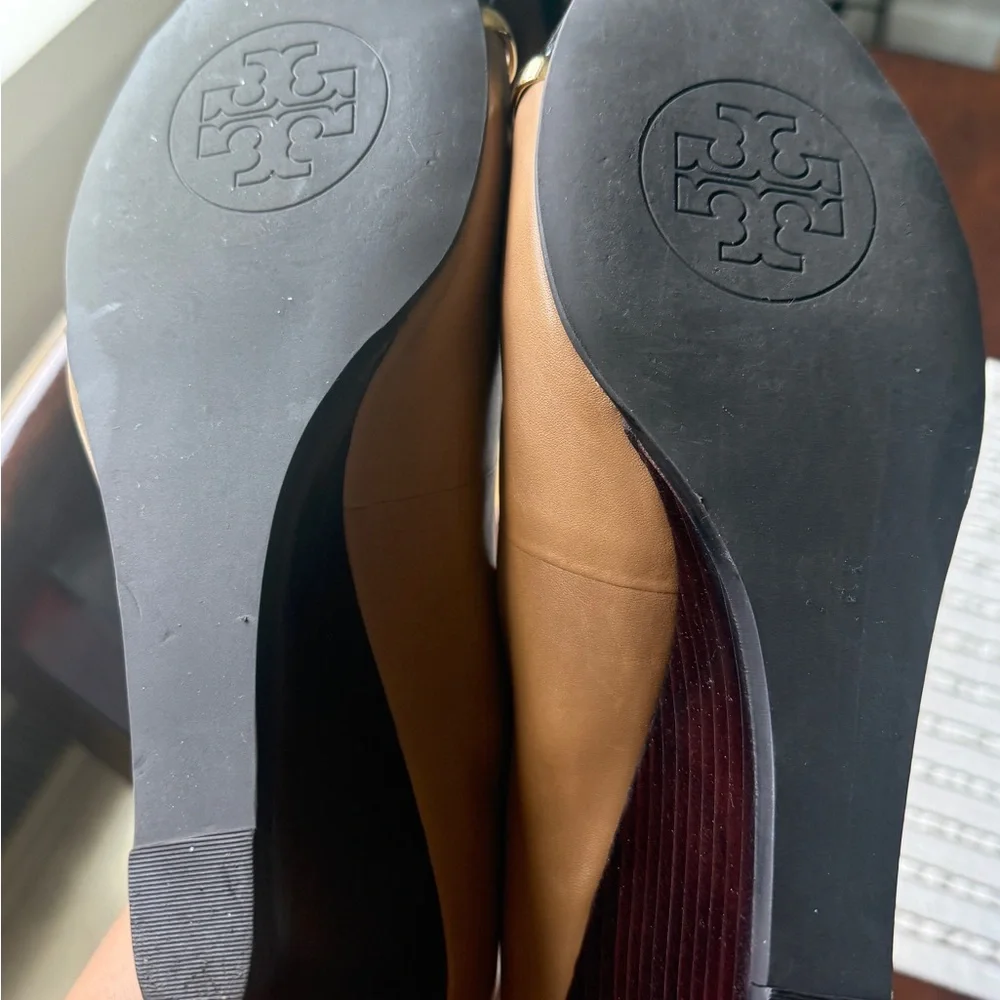 Tory Burch Beige Leather Flats with Black Patent Cap-Toe and Gold Trim